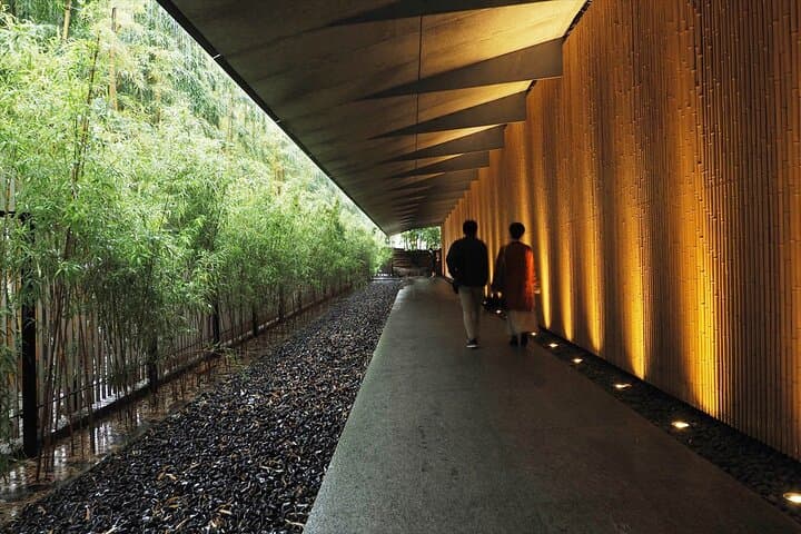 Aoyama Art Museum Tour from Tokyo — photo 4
