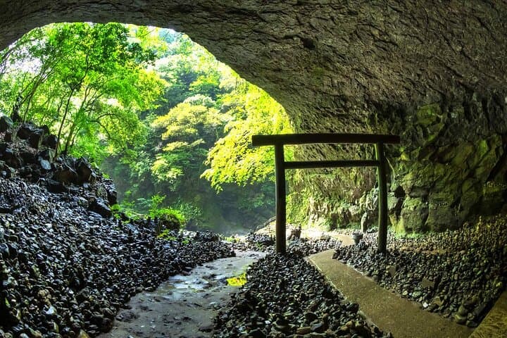 Takachiho Gorge & Ancient Shrines Day Trip from Fukuoka — photo 5