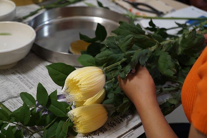 Osaka: Learning Ikebana with Japanese Masters — photo 16