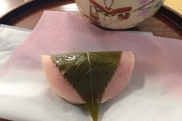 Coloring Experience in Toyama Discover Japans Unique Candy — photo 5