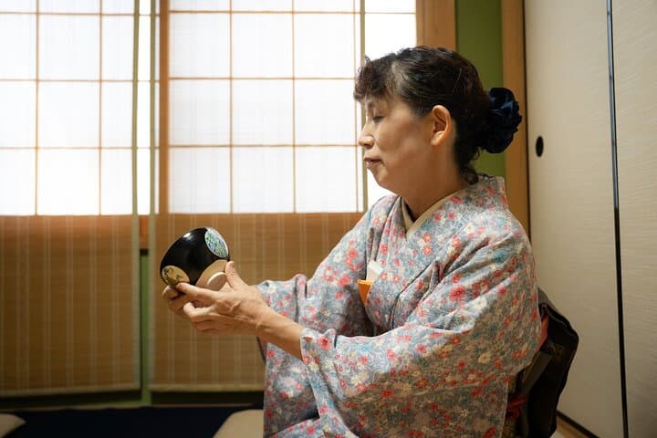 Kyoto: Tea Ceremony Experience in a small tea room — photo 3