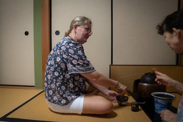 Kyoto: Tea Ceremony Experience in a small tea room — photo 5