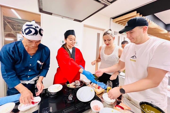 Sushi Making Experience Class in Naha Makishi Public Market — photo 3