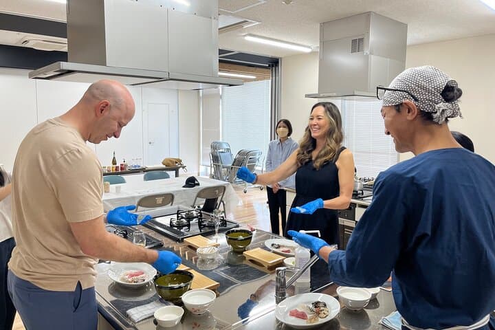Sushi Making Experience Class in Naha Makishi Public Market — photo 14
