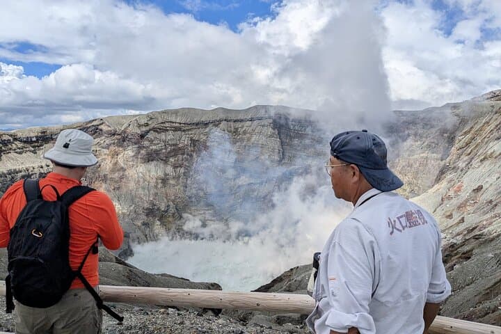 Private guided tour: Mt. Aso volcano, grasslands, Aso Shrine — photo 2