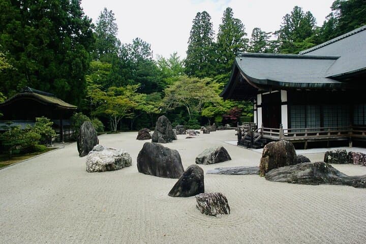 Private Tour at the Sacred Sites in Koyasan — photo 6