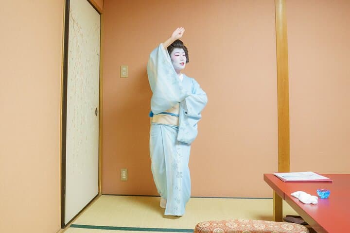 Tokyo: Private dinner with Geisha at a Member's only Ryotei — photo 2