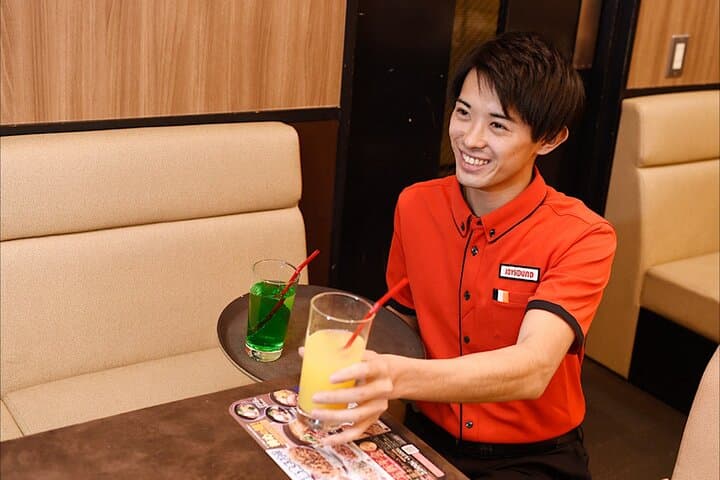 Osaka Karaoke room for 1 Hour with All You Can Drink — photo 4