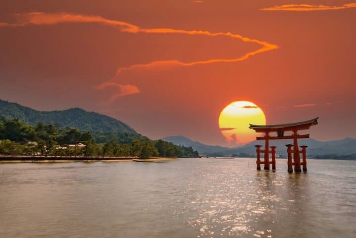 Hiroshima and Miyajima Private Tour with English Speaking Driver — photo 10