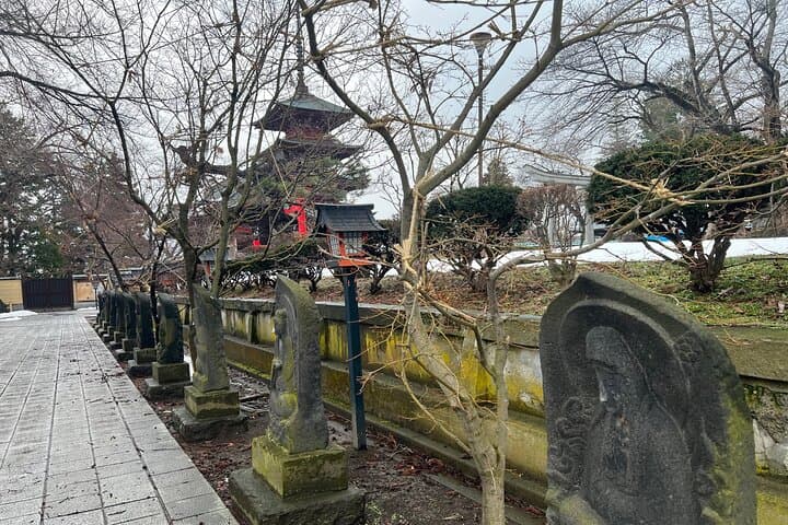 Hirosaki Temples and Shrines Historical Tour with Licensed Guide — photo 5