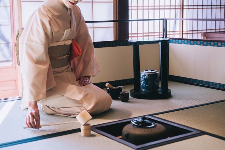 Kimono Tea Ceremony Experience at Kyoto Oritzuruya, Nishiki — photo 6