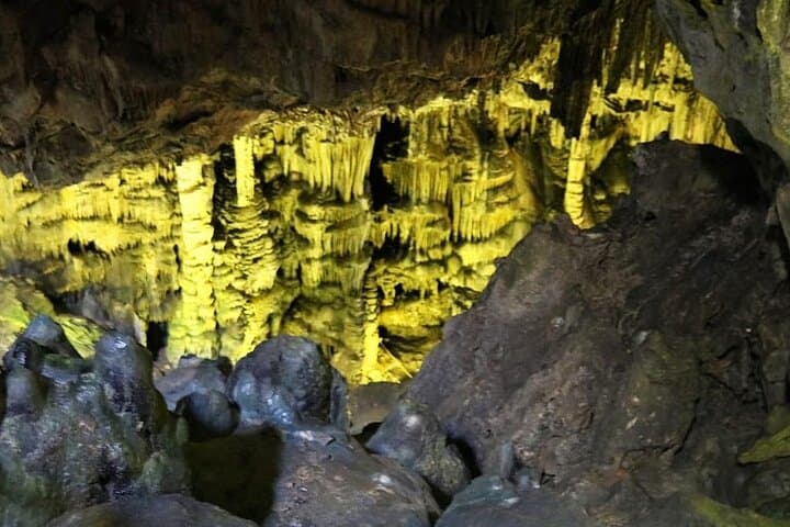 Akiyoshido Cave & Motonosumi Shrine Coastline & Spelunking Tour — photo 5