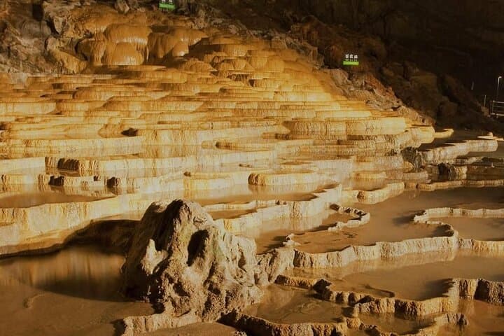 Akiyoshido Cave & Motonosumi Shrine Coastline & Spelunking Tour — photo 4