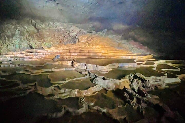 Akiyoshido Cave & Motonosumi Shrine Coastline & Spelunking Tour — photo 14