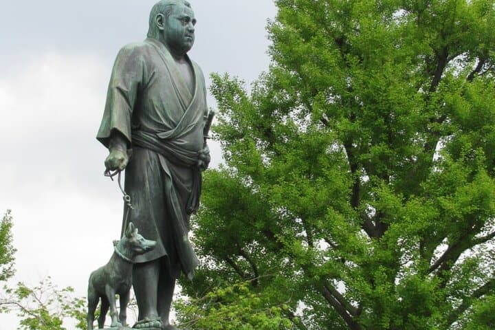 Tokyo Autumn Gardens, Private Walking Tour by trains, subways — photo 9