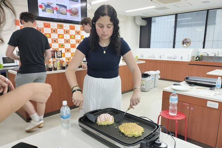 Osaka Takoyaki Okonomi Experience Tour and cooking class — photo 6