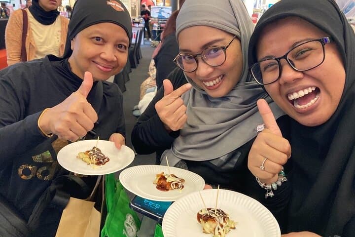 Osaka Takoyaki Okonomi Experience Tour and cooking class — photo 8