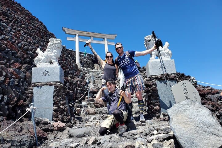 Mt.Fuji Trekking 1 Day Tour up to the summit by Private Vehicle — photo 11