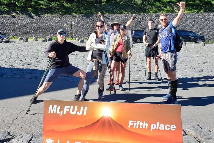 Mt.Fuji Trekking 1 Day Tour up to the summit by Private Vehicle — photo 3