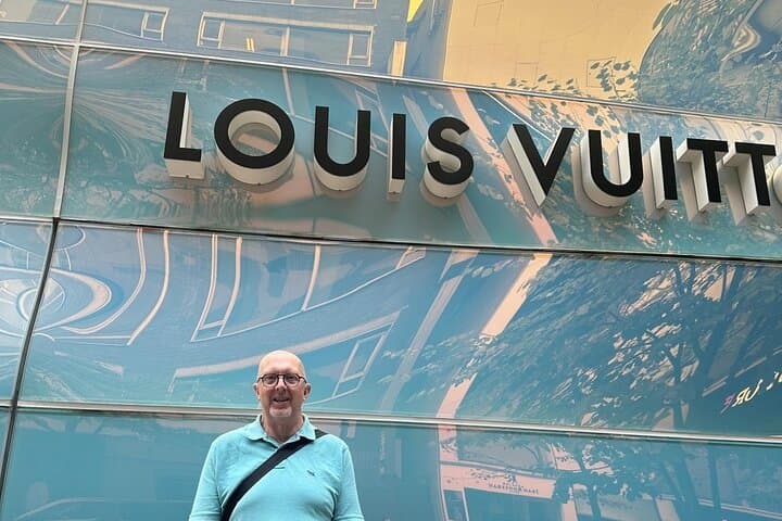 Tokyo Architecture and Contemporary Art Walking Tour with a local guide — photo 8