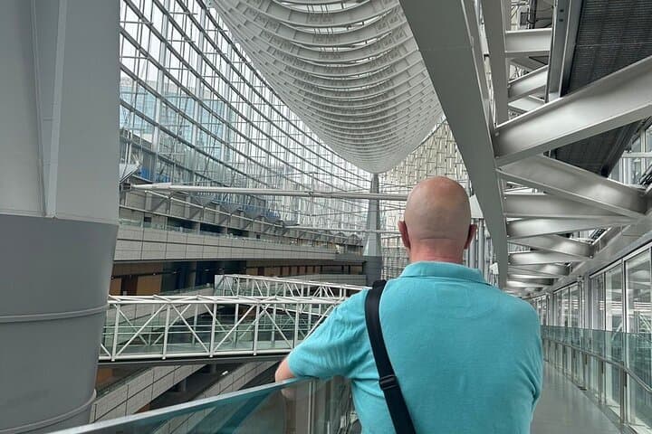 Tokyo Architecture and Contemporary Art Walking Tour with a local guide — photo 16
