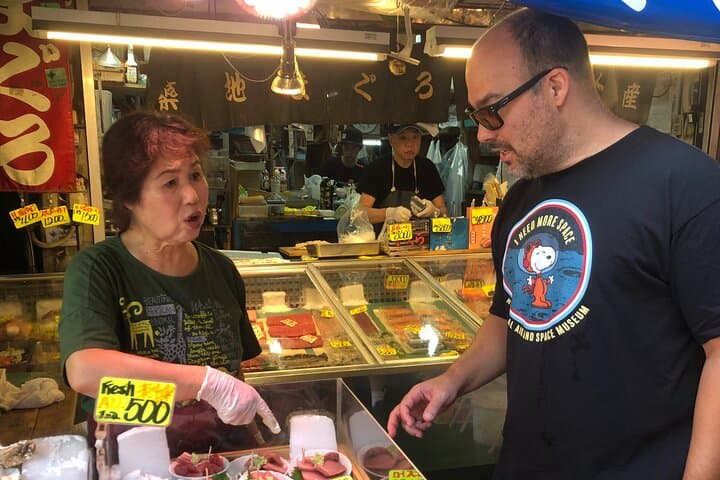 Tokyo Tsukiji Fish Market Private Food Tour — photo 3