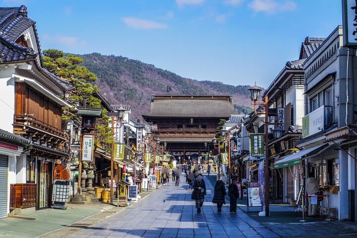 Zenkoji Temple and Sake Tasting Private Tour from Nagano — photo 16