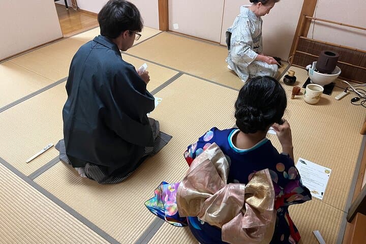 Kimono, Tea ceremony and Shodo in Kimono School — photo 2