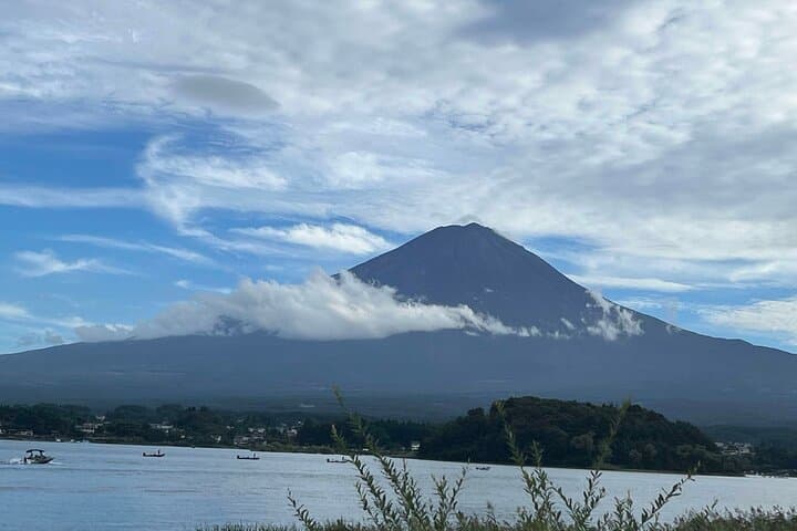 Mount Fuji Luxury Tour in Mercedes-Benz | Green Plate Car — photo 4