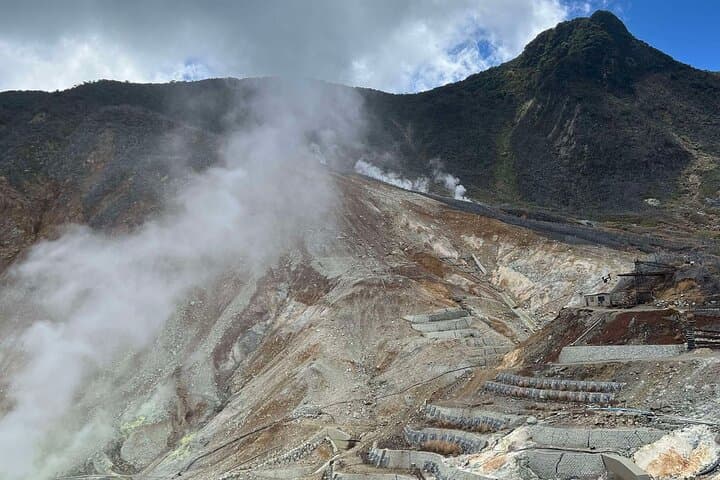 Mount Fuji Luxury Tour in Mercedes-Benz | Green Plate Car — photo 9