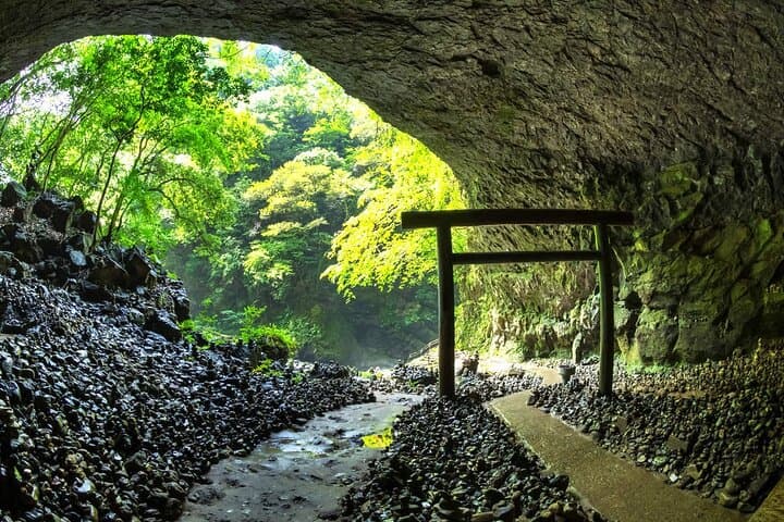 Kyushu Kamishiromi Shrine, Amano Iwato, and Takachiho Gorge Tour — photo 8