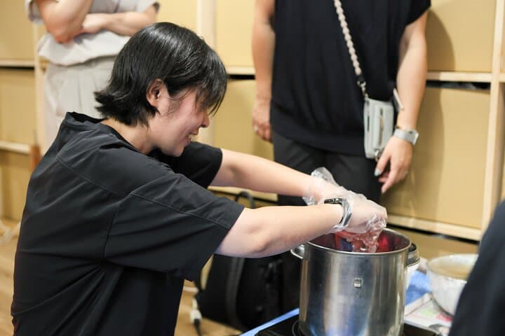 Mini Bag Tie-Dyeing Experience and Workshop Tour — photo 3