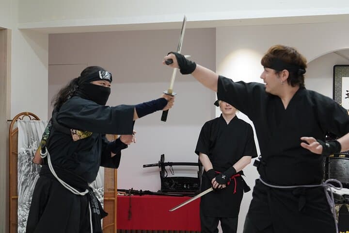 Akihabara Vacation Package by an interpreter guide and cosplayer — photo 4