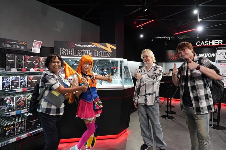 Explore Akihabara Subculture with a Guide and Cosplayer — photo 11