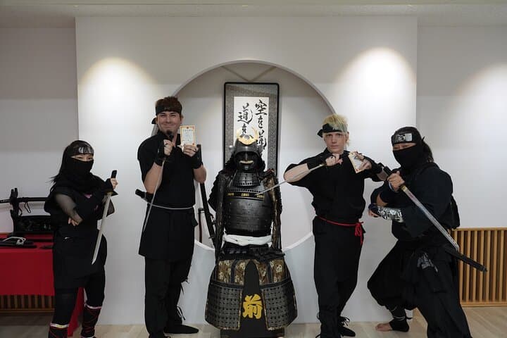 Akihabara Vacation Package by an interpreter guide and cosplayer — photo 2