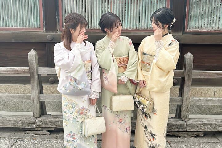 Kyoto Gion: Family-Friendly Kimono & Yukata Experience at WARGO — photo 17