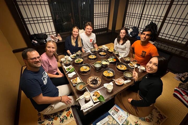 Kanazawa Night Tour with Local Meal and Drinks — photo 3