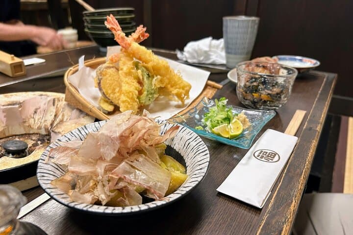 Kanazawa Night Tour with Local Meal and Drinks — photo 4