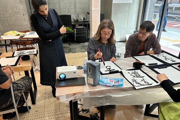 Experience Japanese Calligraphy 90 Minute Workshop Near Shibuya — photo 3