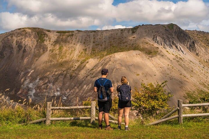 Hike Mt. Usu and visit Lake Toya Day Tour — photo 4