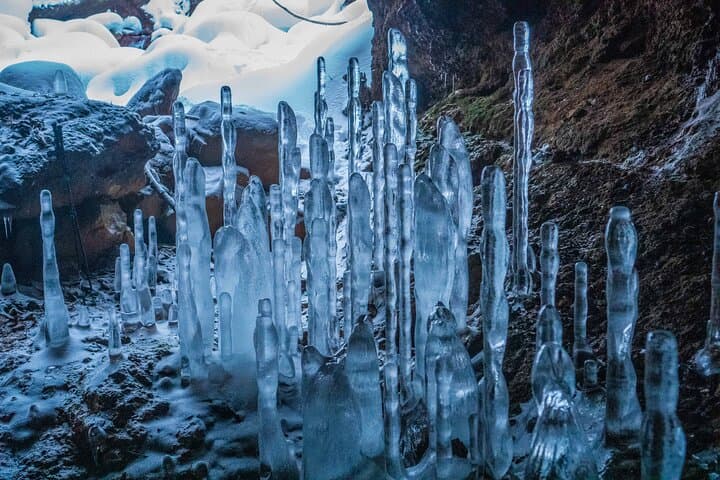 Bamboo Ice Cave Snowshoeing Tour in Noboribetsu — photo 3