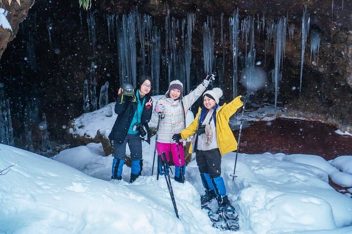 Bamboo Ice Cave Snowshoeing Tour in Noboribetsu — photo 5