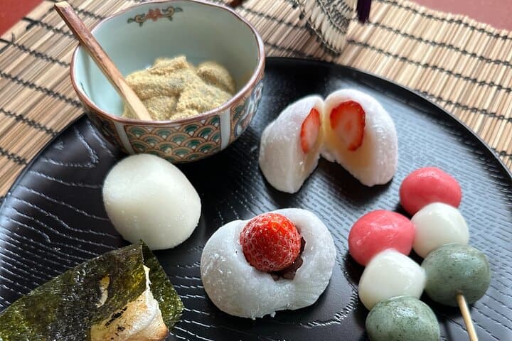 Mochi Sweets Making Class in Tokyo — photo 1