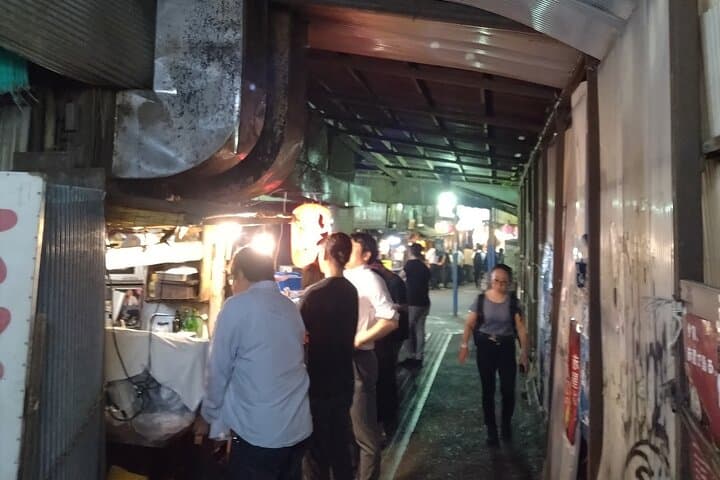 Izakaya Hopping Night Tour in nostalgic area — photo 10