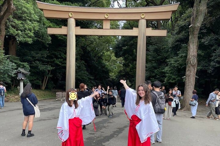 "Enjoy Tokyo Tour" Harajuku Meiji-jingu & Delicious Sake Tasting — photo 1