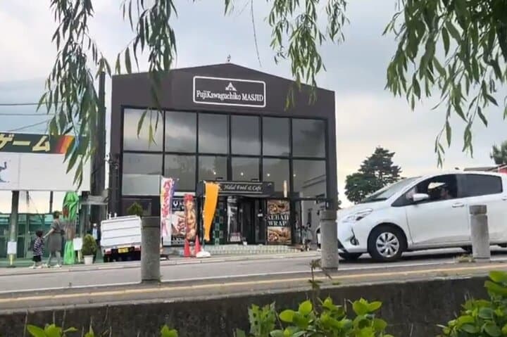 Muslim Friendly Mount Fuji Tour with English Speaking Chauffeur — photo 10