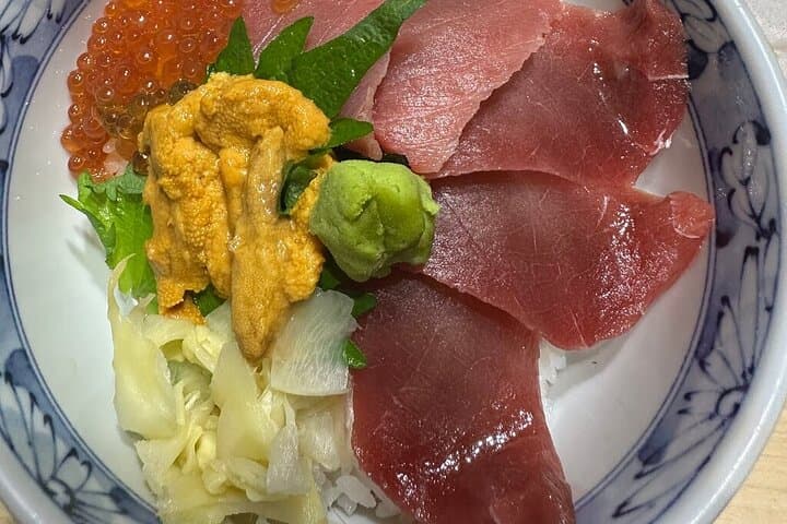 3-Hour Tsukiji Market Food-Hopping Guided Tour — photo 8