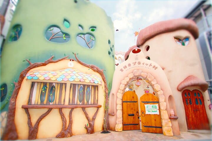 Tokyo Cat Cafe in Kichijoji - Castle Themed — photo 2