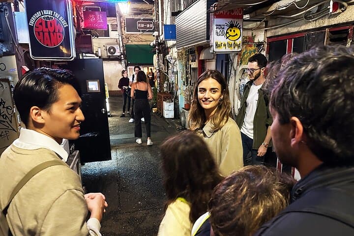 Tokyo: Shinjuku Historical Walking Tour & Secret Backstreets — photo 2
