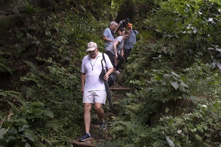 Jean’s Coastal Walk — Enoshima by Enoden (4-Hour Private Tour) — photo 4